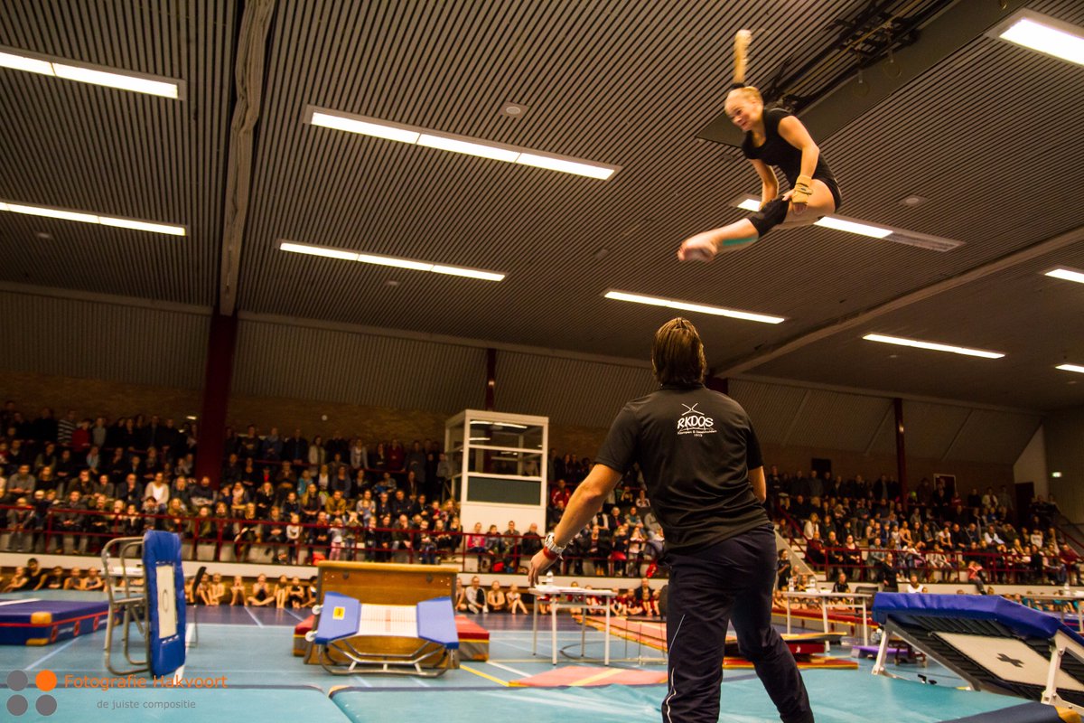 FotoHakvoort's tweet photo. Vandaag gaf #RKDOS een demo in sporthal in IJsselmuiden tijdens de gymwedstrijden.
Voor meer foto's kijken op https://t.co/iFT4isjv8z https://t.co/KykcLanBYC