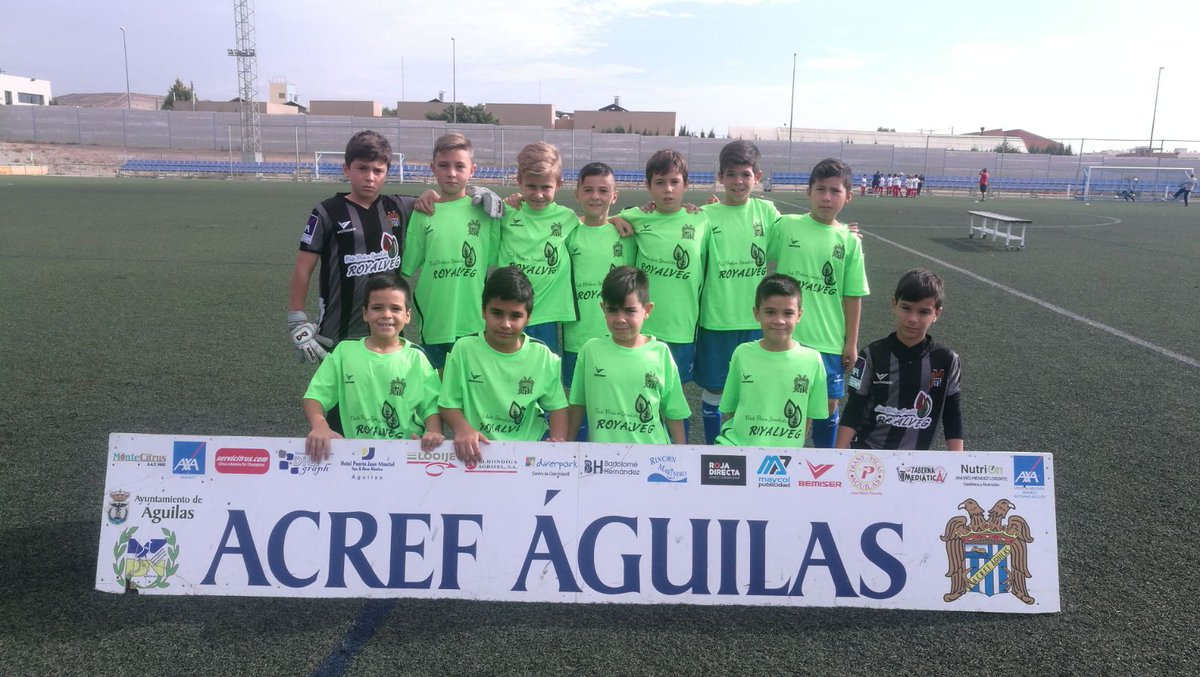 lolalajarin48's tweet photo. Me gusta verlos disfrutar...jugar y divertirse.. Enamorada de mis dos minis ⚽⚽✌✌✌😍😍 Que bonita la inocencia de los más pequeños... https://t.co/GdHlnzMGQI
