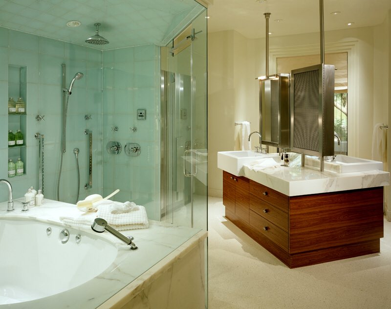 JamieHerzlinger's tweet photo. Bathing together! A great experience in a bathing cabin like this! #jamieherzlinger https://t.co/gbRS8zkCIO