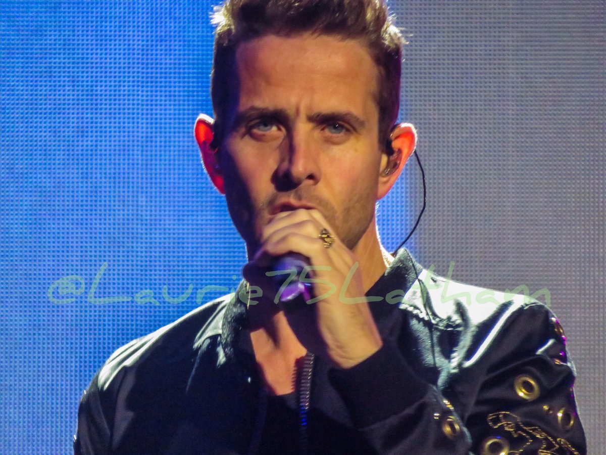 Laurie75Latham's tweet photo. @Tammi_inCO @Jen_Wooley @heatherleigh73 @mcdf1977 @Nay4Tay You know.....I have to agree. There's definitely some one we've missed....
#ThatsBetter #HelloBlueEyes https://t.co/MdumDQZhrH