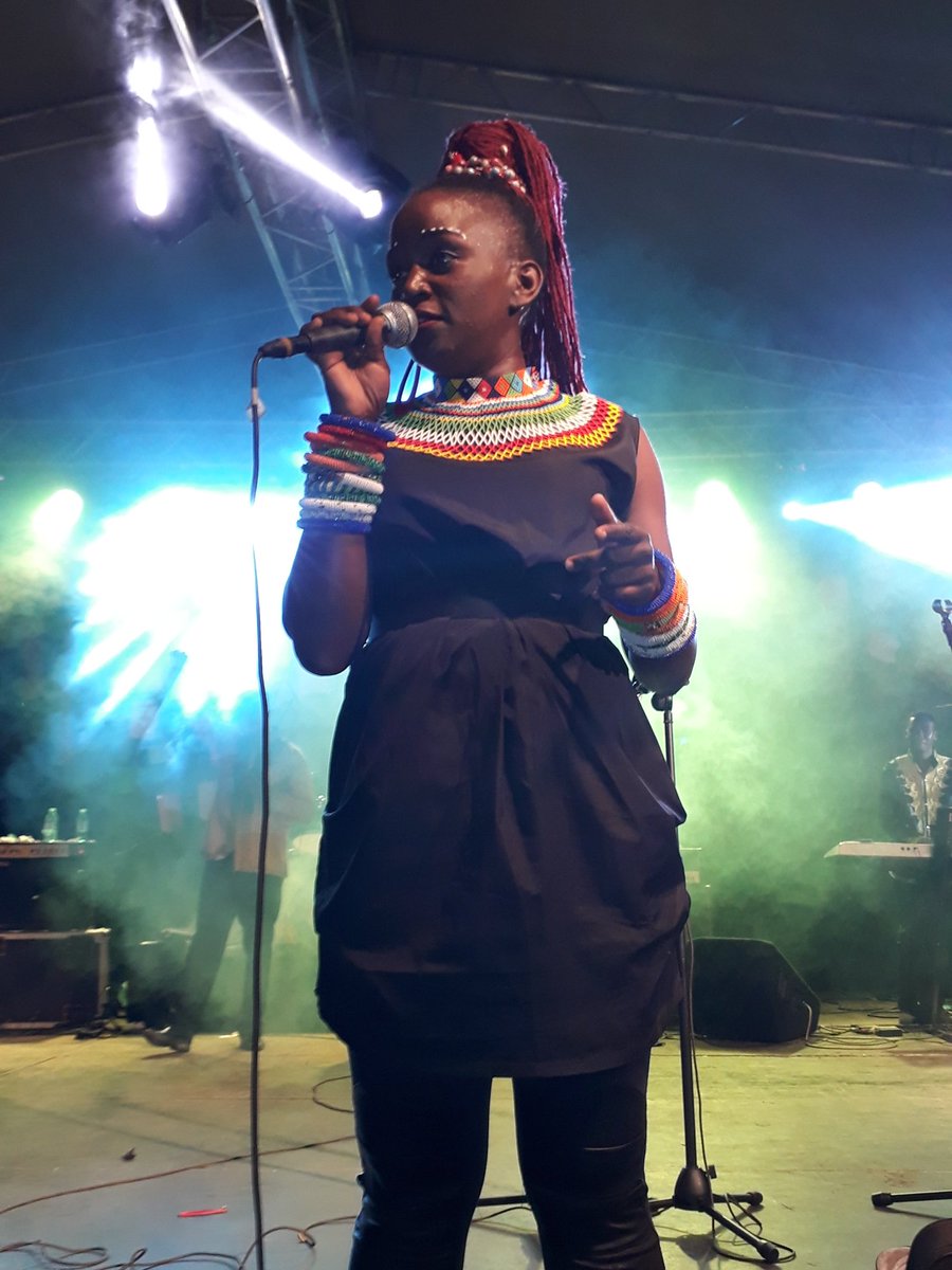 Chano8Mag's tweet photo. @Sandra_Suubi performing her #TogwaamuSuubi tune at #MilegeMusicFest2017. @933kfm @106_1Jazzfm @MilegeAfroJazz see her. https://t.co/rnGPblm3FN