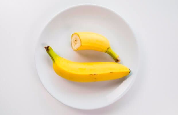 TheBHF's tweet photo. How much is 100 calories? We reveal what it looks like for 22 popular foods – you might be surprised! https://t.co/CJBmiykCKi https://t.co/mcxbV42Lpc