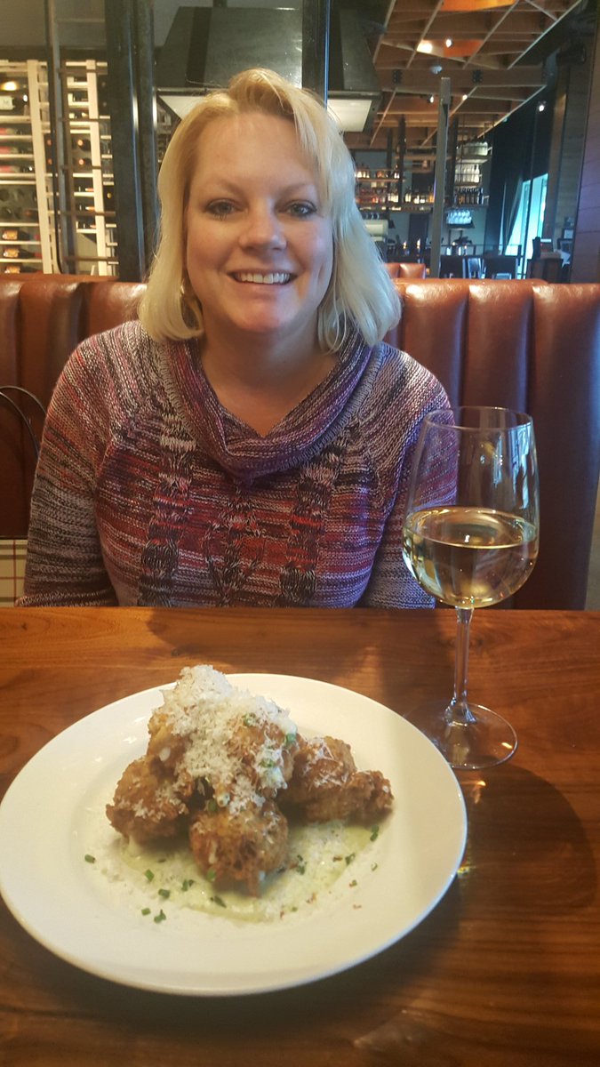 dcass423's tweet photo. Annual Holiday Appetizer Crawl with Susie.. 1st Stop - Artichoke Beignets 2nd Stop - Street Tacos 3rd Stop - New Style Sashimi Final Stop - Cheese Plate and Vino! #foodies #uberit! https://t.co/DpLOg57fmb