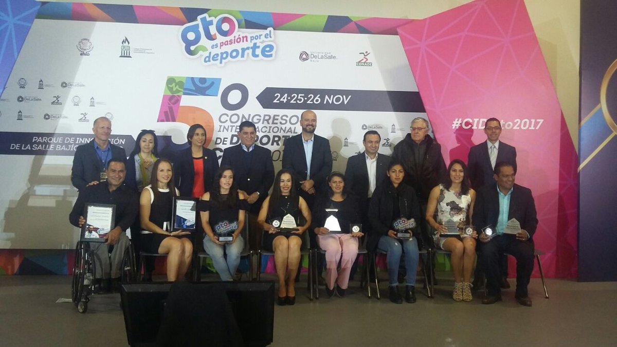 esportesMX's tweet photo. ¡Muchas felicidades a los ganadores del #PED2017🏆👏🏻👏🏻!
Deportista: Antonio Vázquez (Pesas).
Entrenador: Jorge Arturo Medina (Natación).
Deporte Adaptado: Raúl Gutiérrez (Natación).
Entrenador Adaptado: Blanca Delia Hernández (Natación).
Impulso: Liliana Ibáñez López. https://t.co/JZ3UCrcVPN