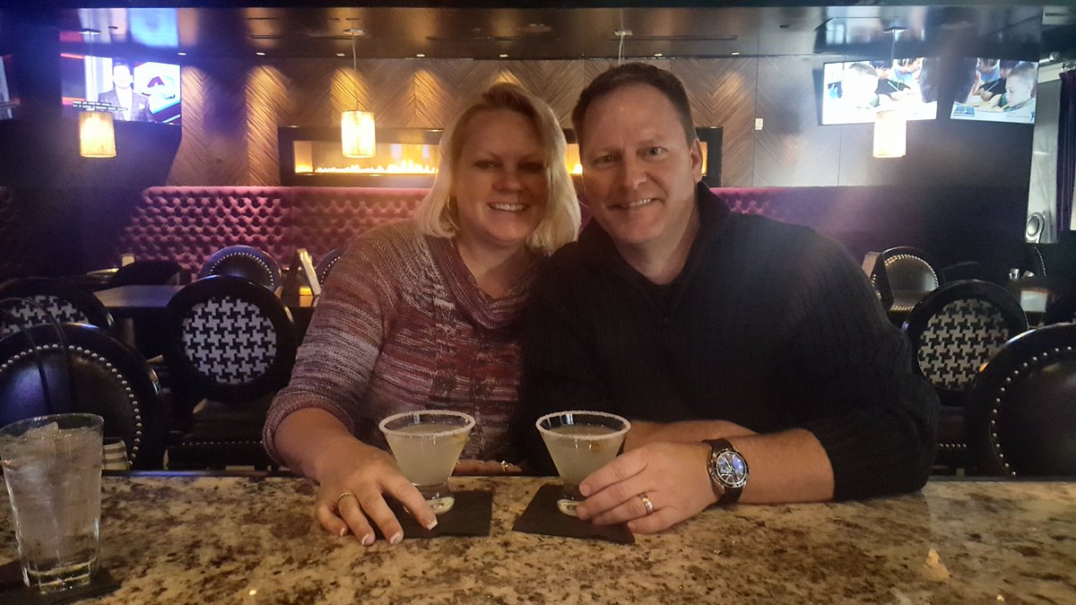 dcass423's tweet photo. Annual Holiday Appetizer Crawl with Susie.. 1st Stop - Artichoke Beignets 2nd Stop - Street Tacos 3rd Stop - New Style Sashimi Final Stop - Cheese Plate and Vino! #foodies #uberit! https://t.co/DpLOg57fmb