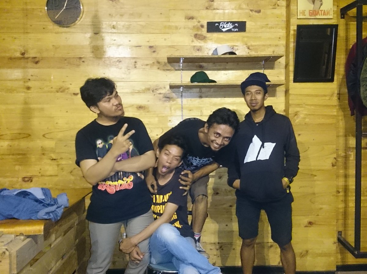 OTHER SIDE tweet media