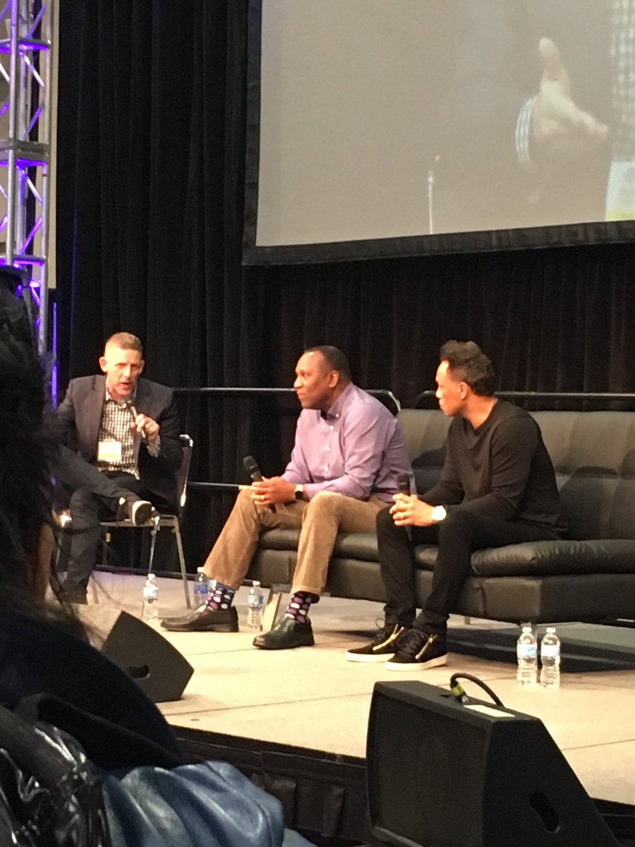 PreferredMen's tweet photo. Got a chance to reconnect with one of the greatest ball players @Robbiealomar at the @GentlemensExpo today. He was in an issue of Preferred Magazine in 2009! He did a talk with @JoeCarter_29 - Great stuff! ⚾️ #robertoalomar #baseball #joecarter #legends #preferredmagazine https://t.co/x8bgoWuIO2