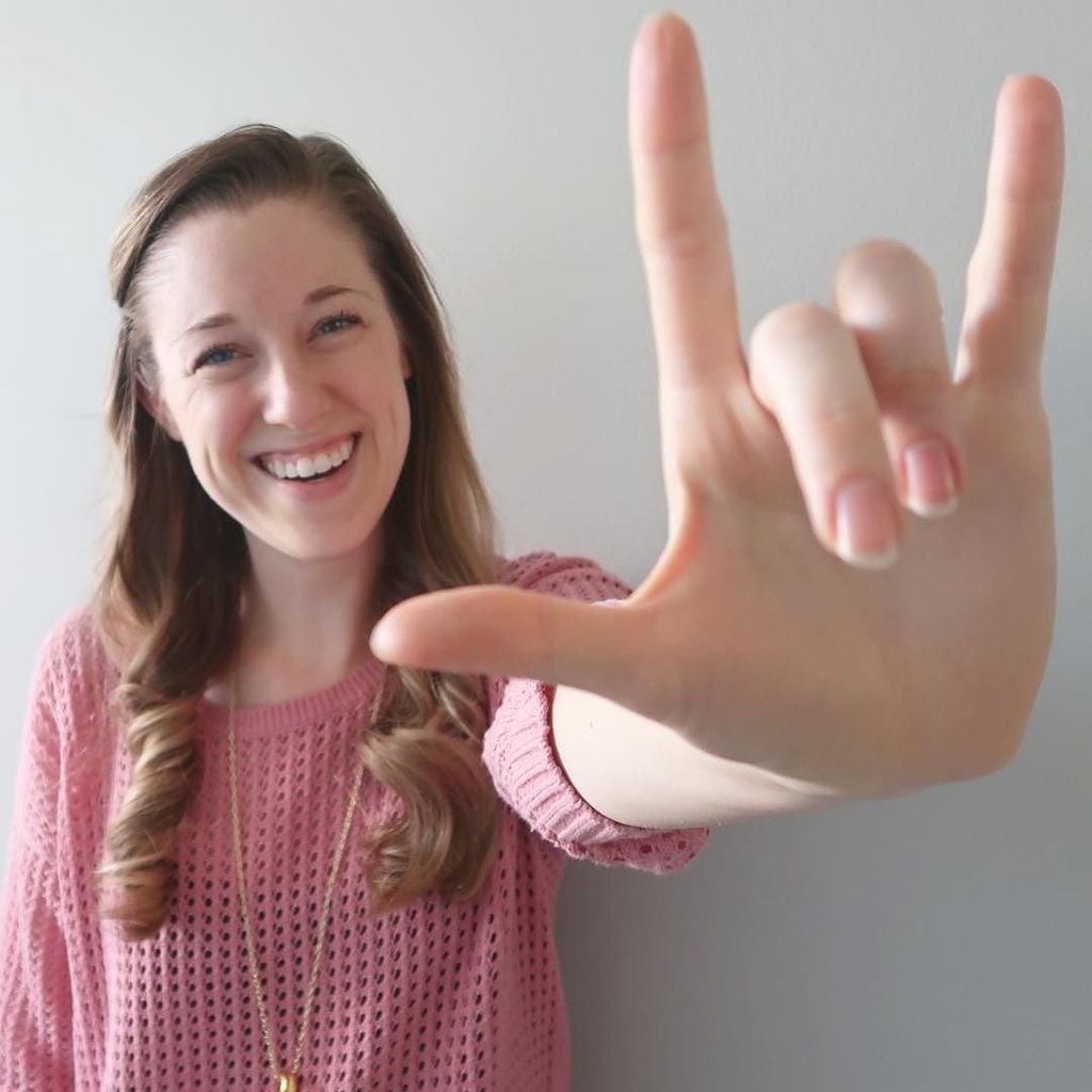 WithAdrienne's tweet photo. This is the sign for “I Love You.” 🤟🏼 https://t.co/lOYAVjbdwj https://t.co/Fg8DVjuT9n