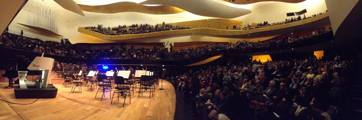 philharmonie's tweet photo. Saint-Saëns #3 dans un instant @onlille et Olivier Latry #orgue #OEF17 #orchestreséfete https://t.co/DbsGSF8vts