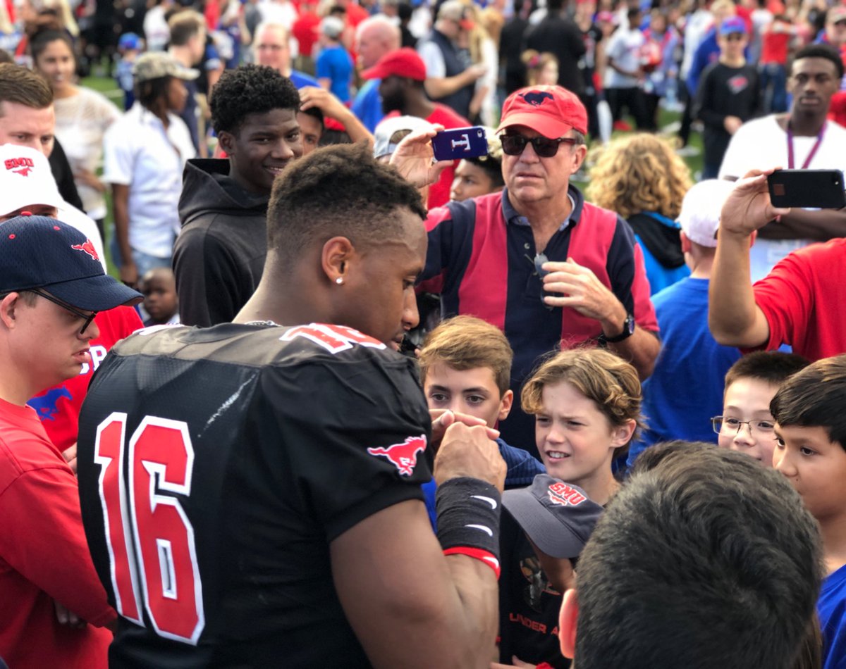 SMUFB's tweet photo. Thanks for everything, @SuttonCourtland.
#PonyUpTempo #SeniorDay https://t.co/xDukag9ccc