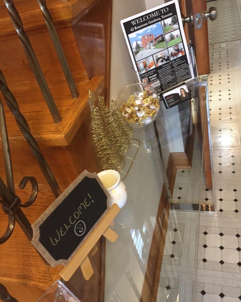 gcrealtygta's tweet photo. #openhouse time #beautifulday #realtorlife #saturday #afternoon #buying #selling #royallepage #rlpnetwork #terrequity #toronto #buyingandsellingwithgeorgia https://t.co/TratrXrx6k