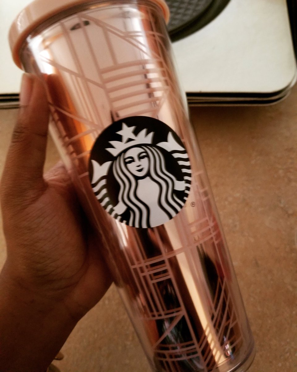 RainbwLiteBrite's tweet photo. *basicness intensifies* #allrosegoldeverything #proudlybasic #starbucksisbaeπ #yestheresafilteronthispicture https://t.co/eYFi9Ho9BI