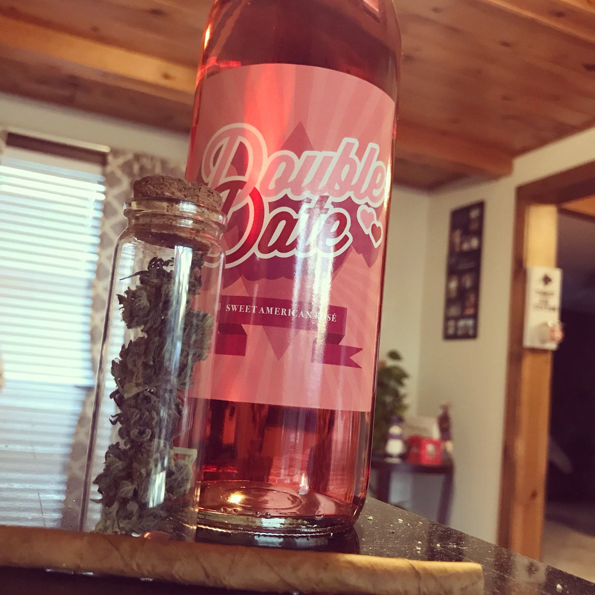 SisterSpliff's tweet photo. #happysaturday #goodvibes #weed #weedporn #cannabis #girlsgrowtoo #peace #love #happiness #blunt #friendsgiving #stoner #stonernation https://t.co/apIUKumiPp