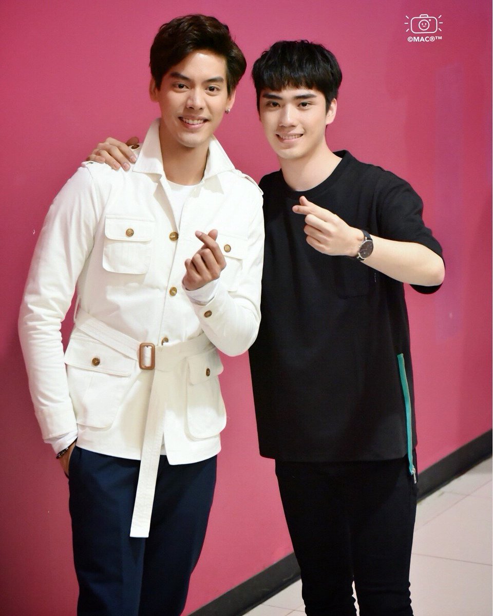 jit_siri166's tweet photo. คุณๆเขาตามมาดูแลกันอ่ะแก ตอนเย็นได้ข่าวว่างานเดี่ยวนะค่ะ แต่แบบ... จร้ามาดูแลกัน @tee_jaruji @tae_darvid 💙💙
#เต้ตี๋ชู้รักเรือล่ม
#เต้ติสชีวิตโลเทค
#taedarvid
#tae_family
#YamahaMotorFest https://t.co/7dS8QyBXRQ