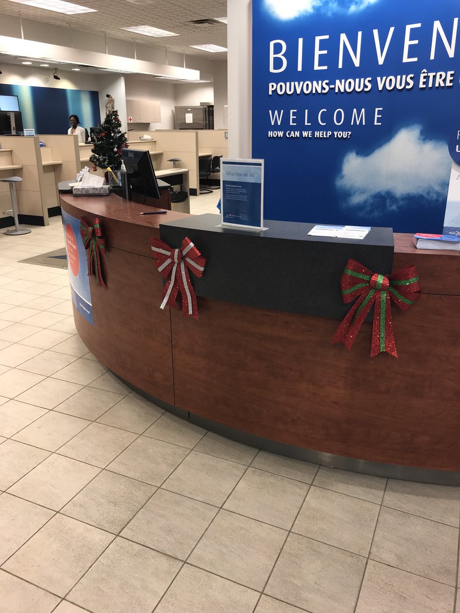 jessyousef's tweet photo. Vaudreuil Branch is feeling the Holiday Spirit 🎄🎅🏼☃️ #BMO200 https://t.co/jmzh8tCk3v