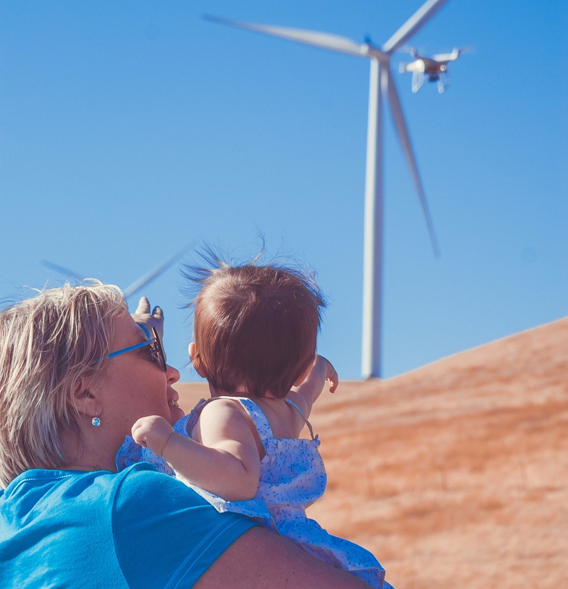 airzusofficial's tweet photo. Even babies are fascinated by drones
#dronelove #dronebaby #dronesetc #dronespace #dronestagram #dronegram #dronefly #drone #drones #droneaddicts #dronemedia #dronephotography #shotaward #renewableenergy #baby #djigobal #dji #phantom4 https://t.co/QMsT8Pw9Cx