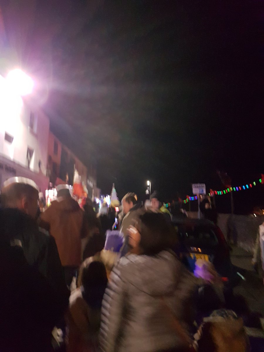 Robyn_hickman17's tweet photo. A lovely evening with year 2 at the lantern parade in brixham! #brixham #feelingfestive https://t.co/DiKniJNHNW