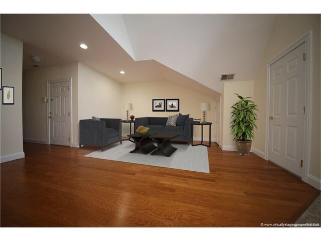 RealtorSans's tweet photo. Amazing waterfront condo in the Bronx ! 2bedroom 2bathroom private parking and much more $669,000 #realestate #bronx #NewYorkCity #NewYork #condo #realtor https://t.co/fcbcEsRlP5