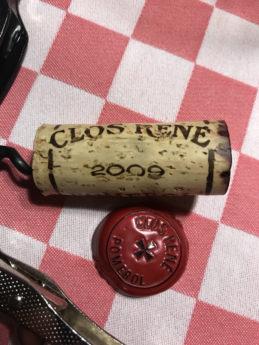 #closrene #2009 #pomerol #underratedwine #drinkingjustlovely 🤘🏻