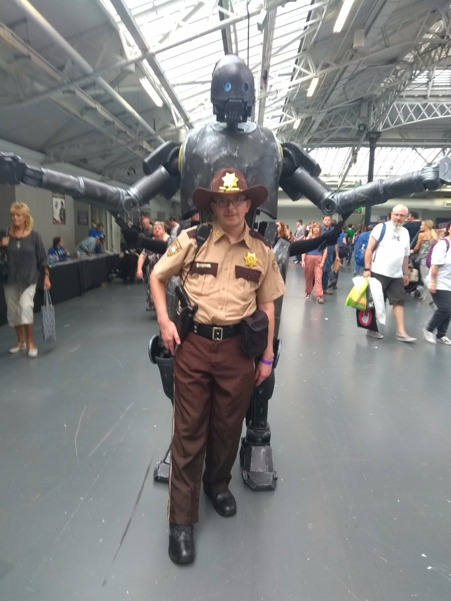 DGStormtrooper's tweet photo. Rick Grimes Saturday and Stargate Sunday, my greens if get them patched in time :-) Wales Comic Con @walescomiccon #WalesComicCon #WCC17 @SuanneBraun @imcorinnemec @Cudlitz @StevenOgg @RossMarquand https://t.co/tDNmzueBSb
