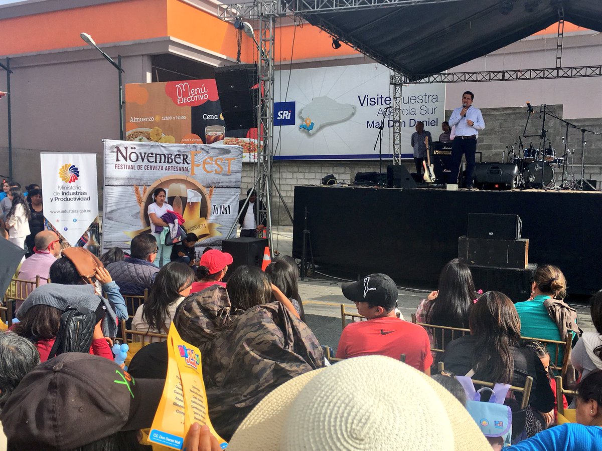 VicheTorres79's tweet photo. Bienvenidos al #NovemberFest, Festival de Cerveza Artesanal y espacio de exhibición y comercialización de emprendimientos hechos en #Loja @IndustriasEc https://t.co/1W4bpiQEu9