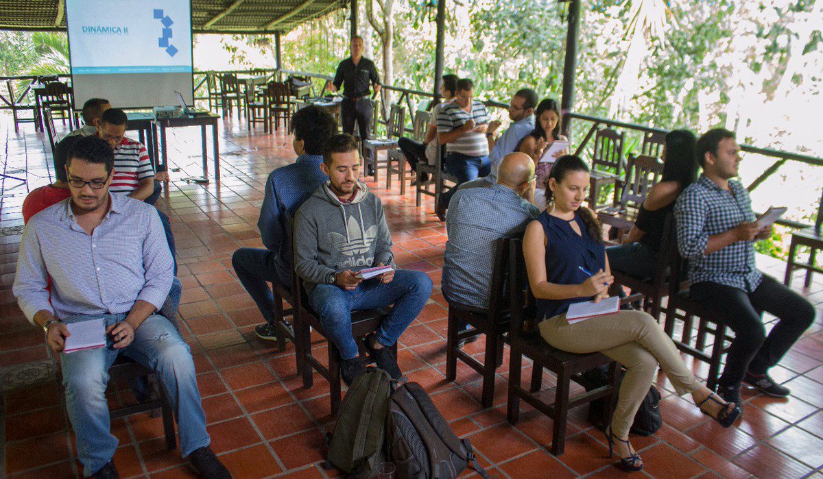 SuricataLab's tweet photo. Finalizamos una gran jornada de Taller de #Coaching de la mano del experto Alejandro Morales de https://t.co/47tesAgOcR quién les enseñó a nuestro emprendedores #Apps.Co y #SuricataDigital las claves sobre el trabajo en equipo y comunicación asertiva. https://t.co/TtE27FXR4E