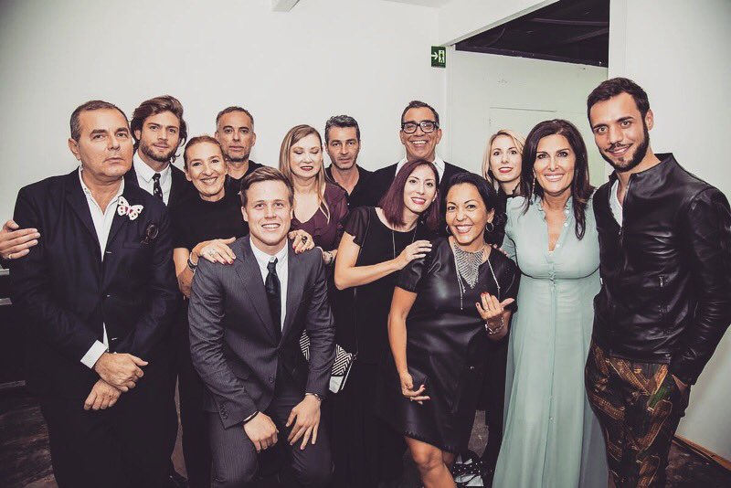 PancheriFans's tweet photo. Noche increíble de grandes satisfacciones en el mundo de la moda donde nuestro guapo tuvo el privilegio de conducir #HoracioPancheri #ElMejor #MetropolitanContrasts @PancheriHoracio https://t.co/FkzQQRFt1x