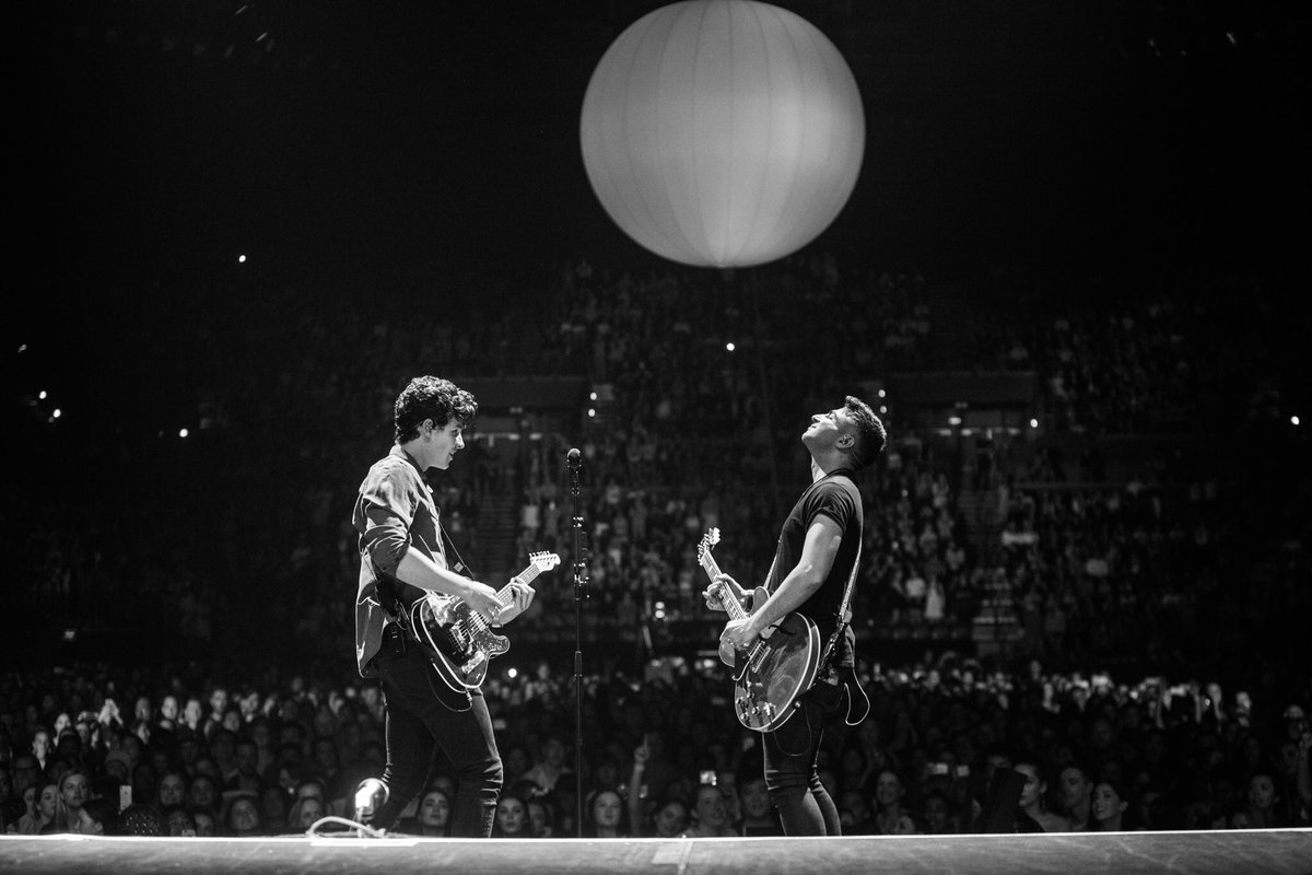 ShawnMendes's tweet photo. Auckland, thank you so much x https://t.co/0ADiLDZJxz