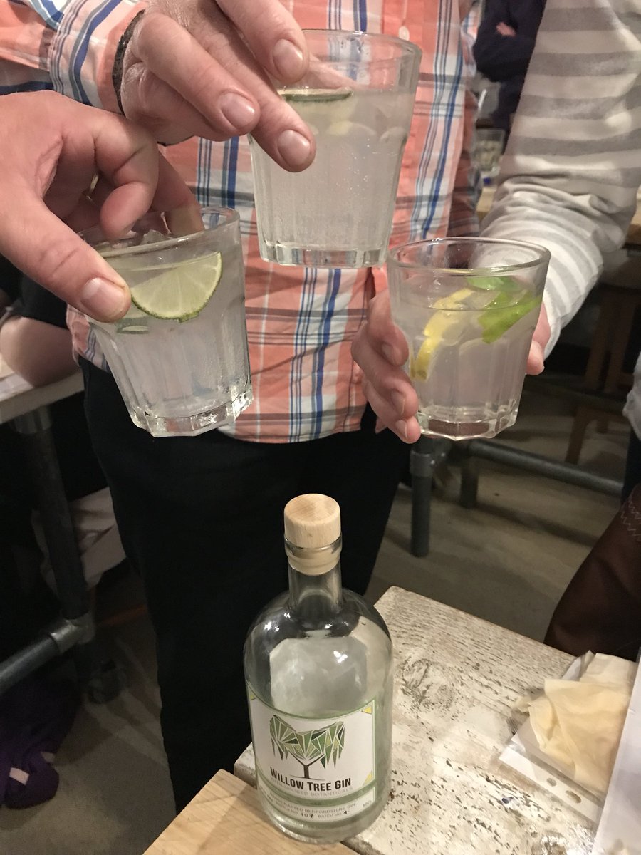 localfeasting's tweet photo. Do you love a #lushlocal gin? We are making cocktails at @BedfordPavilion ! πΈIf you missed out tonight get down to the @GEMMEDIAEVENTS on 27th Nov for some #willowtreegin #lushlocal ππ https://t.co/IHIRhRawxa