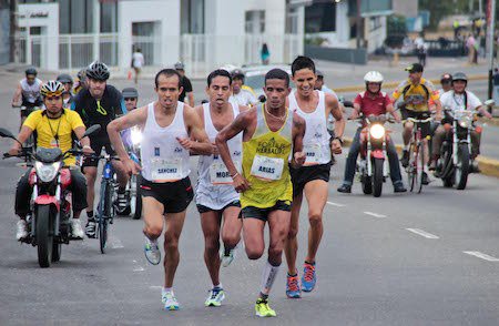 42kilometros's tweet photo. El maratón de @Tachira42k sube este domingo el telón de su primera edición. https://t.co/Ipjfe780kF @TACHIRARUNCLUB @Tachira_Runners #25Nov #Táchira #Maratón #Atletismo #Sobreelasfalto https://t.co/4GVYJizntM