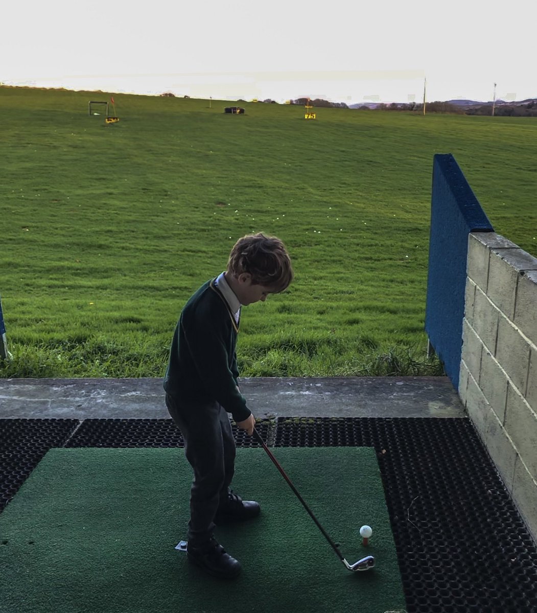 Lottowatto23's tweet photo. Practise practise practise #golf #son #practise #tigerwoods #McIlory #drivingrange @Titleist @PingTour @nikegolf @UnderArmour @FootJoyEurope @Cornwall_Golf @treloygolf https://t.co/RShPyBmQz7