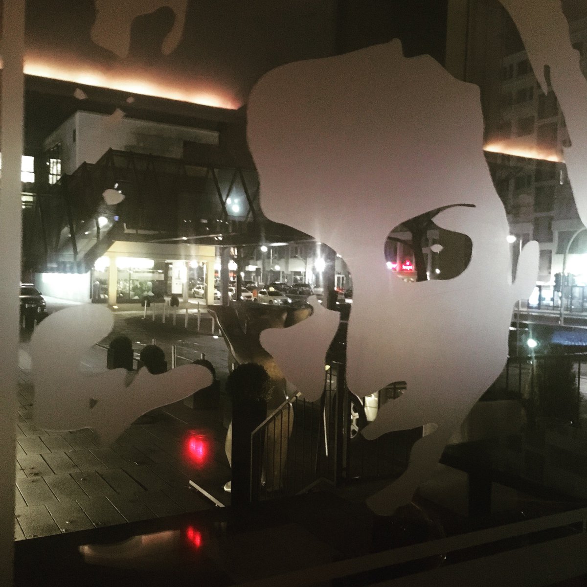 zusvanmarie's tweet photo. Genieten in de #Marlenebar #HotelIntercontinental #Berlijn https://t.co/P4w3VJUNzC