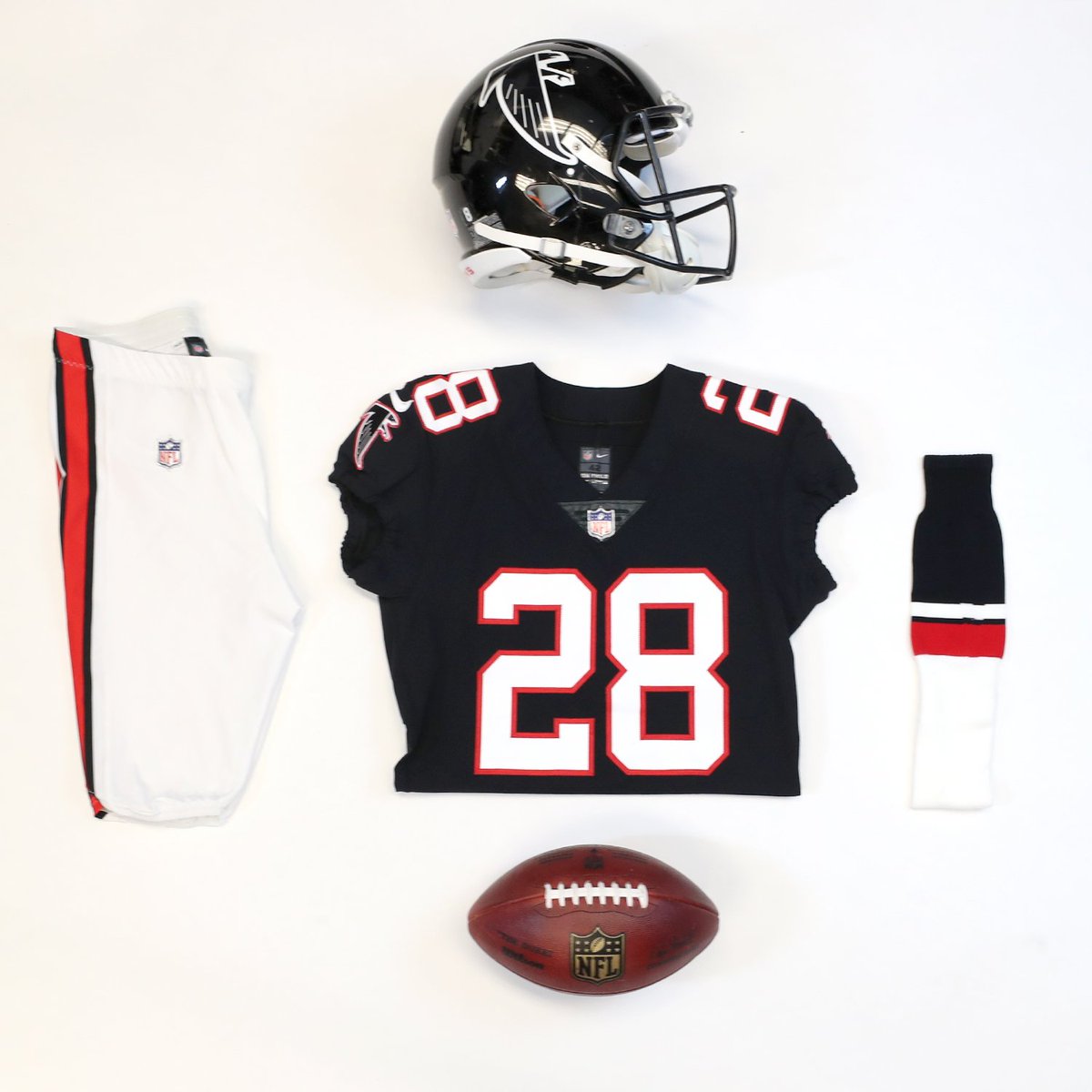 AtlantaFalcons's tweet photo. We'll look good. Now let's play good. https://t.co/xcg5Pj1gmy