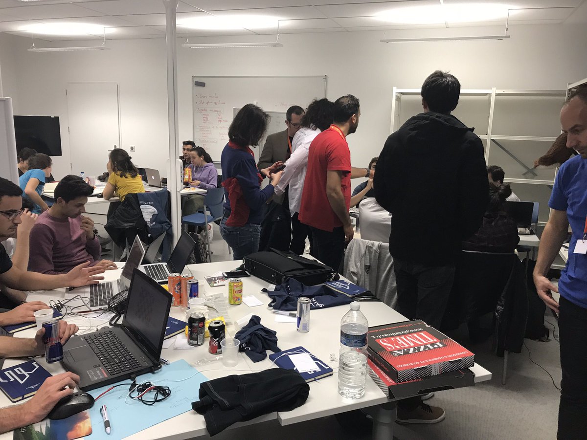 hackathonutc's tweet photo. En direct des pitchs avec les équipes de @Faurecia au #hackathonUTC 👌 https://t.co/QFy7XjowsQ