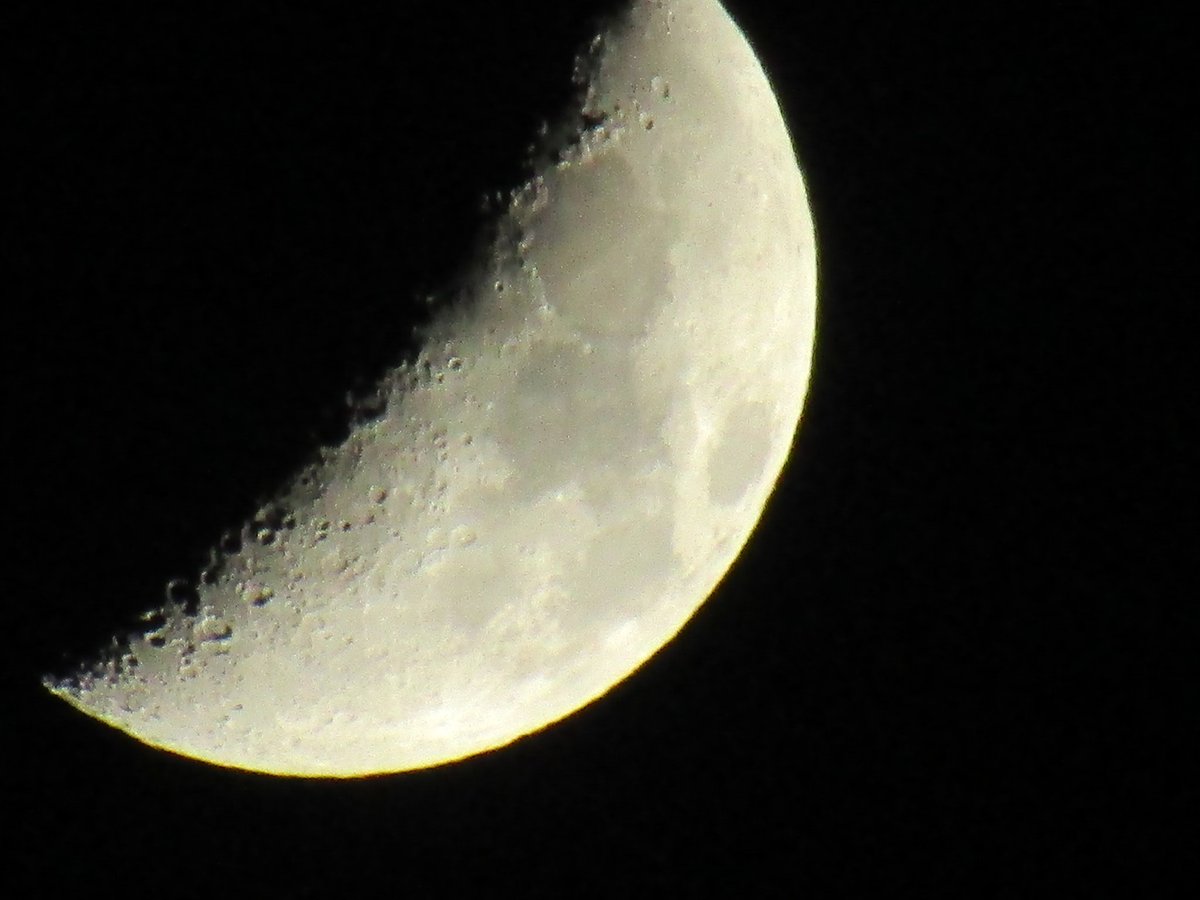 sammymill85's tweet photo. Blanking my ass off but managed to get few pictures of the moon this evening https://t.co/H75opEBlLy