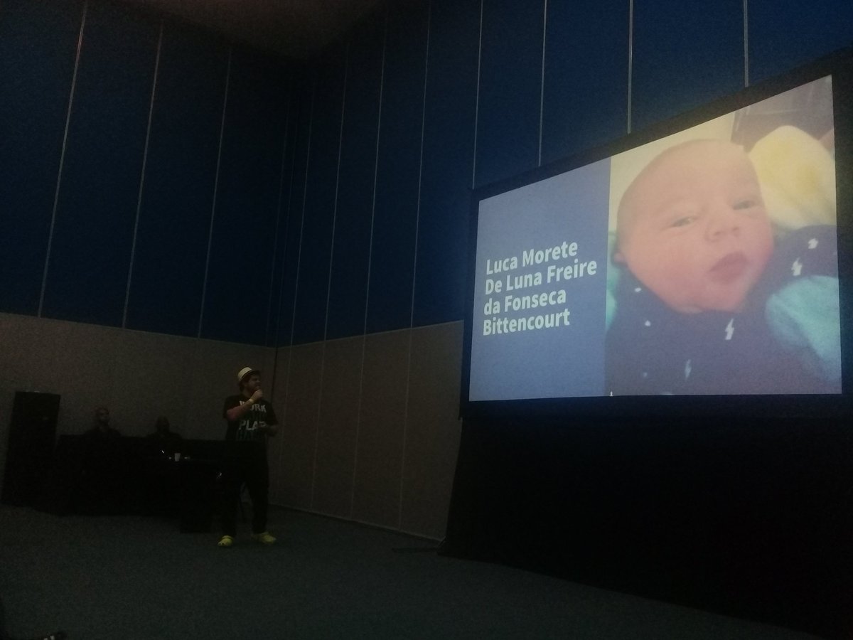 afonsopacifer's tweet photo. O slide mais aguardado do #devfestrj ❤ Parabéns @bernarddeluna https://t.co/pbqrI78h7S