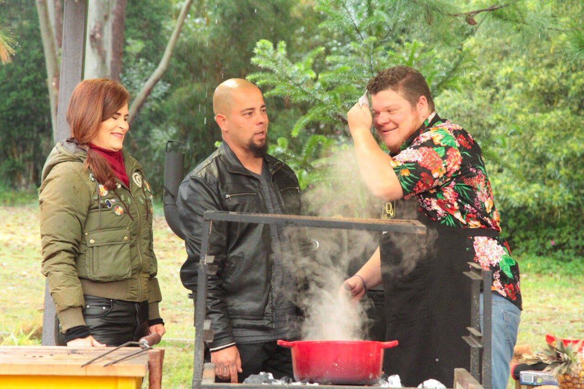 chrisflores's tweet photo. @DCzernucha arrasou muito #BBQBrasil https://t.co/mrvxHAKngx