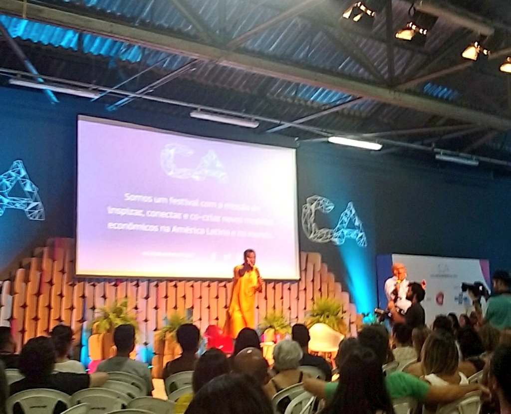 AngelRola's tweet photo. Es posible un mundo donde todos podemos ganar? Donde todos seamos iguales? Cierre de #ColaborAmerica17 @ColaborAmerica https://t.co/bTnAltWMvg