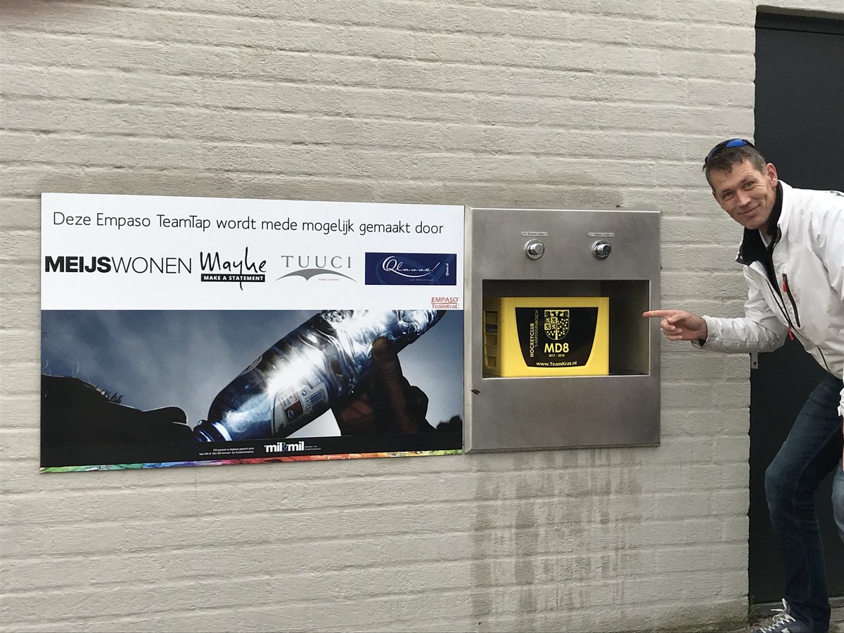 Heb jij het nieuwe gesponsorde TeamTap Kraanwatertappunt.nl van hockeyclub HOCO al gezien? Dus voortaan geen bidons meer vullen op een onhygiënisch toilet. Echt top! #GezondeSportKantine #jogg #TeamFit #Water #DrinkWater #watertappunt