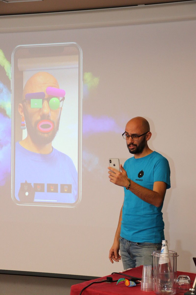 MokaPPcom's tweet photo. ARKit ha un volto... il mio 😂 #mokapp2017 #realtàaumentata #ar #augmwntedreality #facetracking #appleevent @MokaPPcom https://t.co/rQb4G1Ni8c