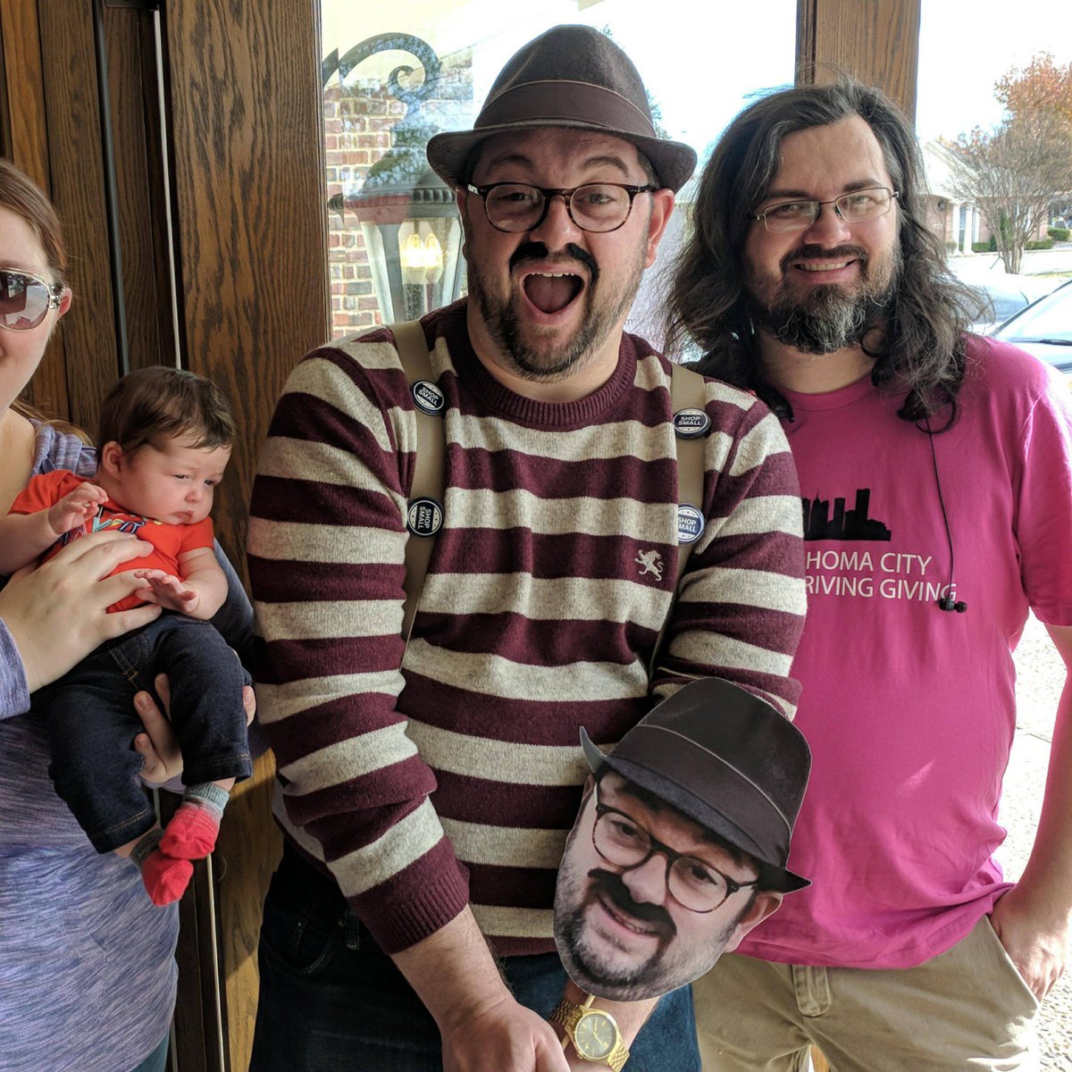 Splazoingas's tweet image. Maya's first #SmallBusinessSaturday. We found Abner!

#ShopNorman
#ShopLocal 
#TruetoNorman