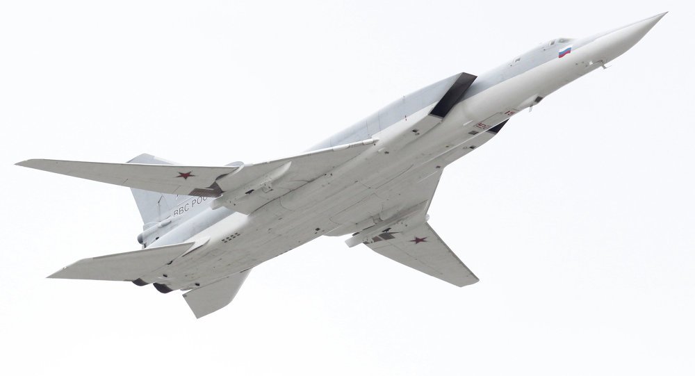 OpexNews's tweet photo. Doté d'un missile dernier cri, le «tueur de porte-avions» Tu-22M3 renforce sa réputation https://t.co/anAqOYs8ZW #Tu22M3 #missiles #croisière #Kh32 https://t.co/JiDjW3E3Z1