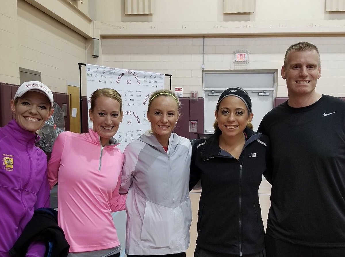 PnkBlkRunnaGrl's tweet photo. #BackTheTrack #5k with @shalaneflanagan & my #amazingrunningbuddies ... 20 sec. slower than last year, but figuring i ran a #10k #PR 2 days ago, Iβm #elated.. Forgot how much 5ks hurt.. pretty sure the last time i did one was at the end of June... #bqchat https://t.co/hedqu3nZUz