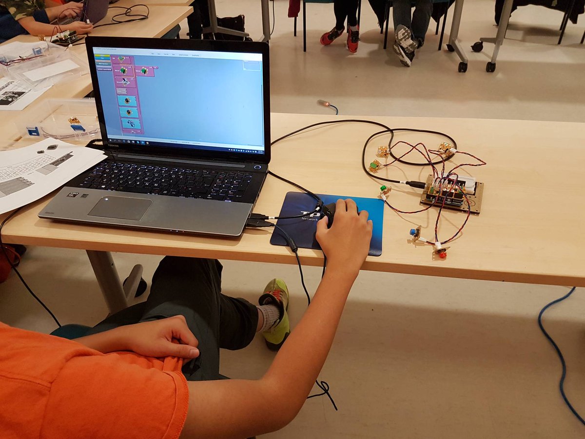 FoggyMan7's tweet photo. RT @carobotorg: Having fun with fellow coders at today's Coderdojo Markham meetup. Dojo-ing with #Arduino using #SwissCHEESE and #CArduBlock. Thank you @markhamlibrary for hosting. #learning #class #robot #makelearningfun #weloverobotics #markhamlibrary … https://t.co/n3EDh3hKn2