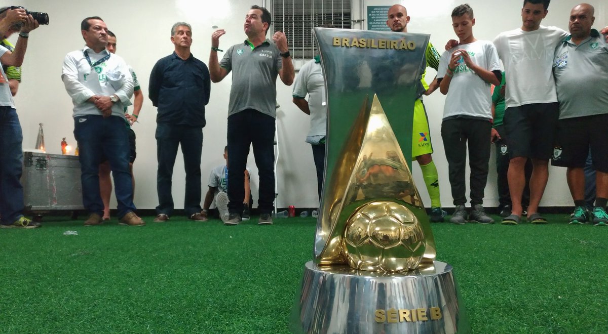 AmericaFC1912's tweet photo. D'ALE #Coelhão! BICAMPEÃO!!!

HAHAHAHAHAHAHA https://t.co/s9jHTcvYOI