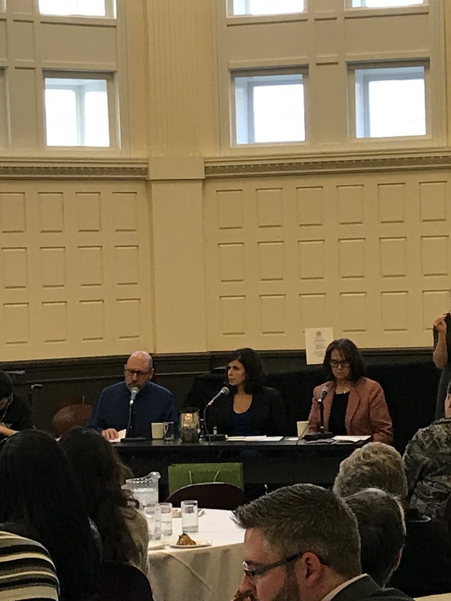 CSosawpg's tweet photo. @anneslevesque #PILC35 https://t.co/jT7HmSqfXJ