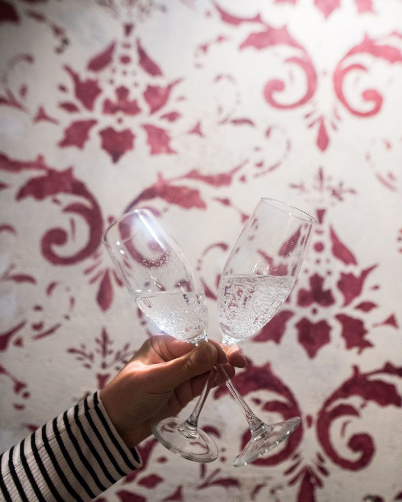 #NewYearsEve is just over 1 month away, why not spend it with us? Our pre-sale is happening now #HamOnt. Send 2017 out in style - Baroque style!!! For tickets please click baroquehamilton.com

#hamontevents #nye2018 #nye18