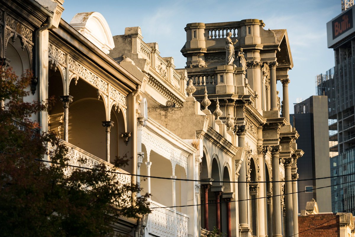 Melbourne's tweet photo. Street art and architecture, galleries and gigs: discover art and culture at every turn. 
https://t.co/A42se0IebN #melbournetwist https://t.co/Uvx3V2aK42