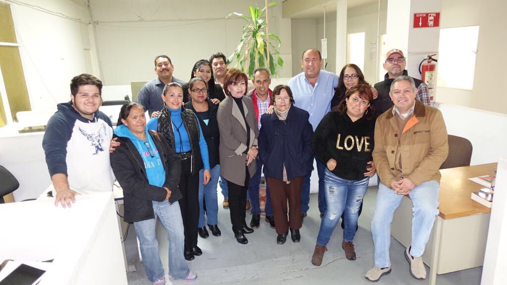 rubenmoreiravdz's tweet photo. Con Javier Fuentes y su equipo del Consejo Editorial de @GobDeCoahuila. En este sexenio 200 libros editados. El último será de @Jorge_Lechuga20 #CerramosFuerte #CoahuilaElOgulloDelNorte #BuenaNoche https://t.co/cZrM9xUsNm