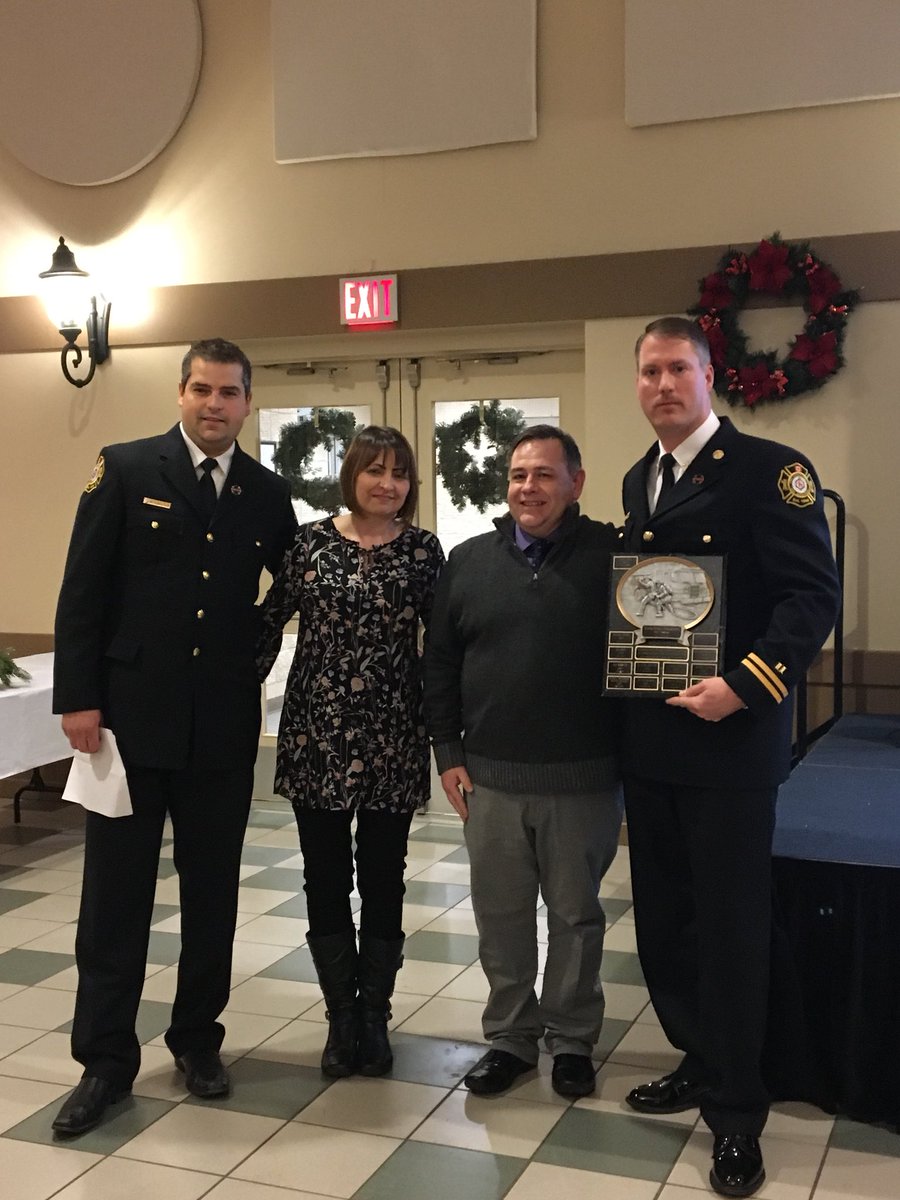 GaleKatchur's tweet image. Captain Doug Stein is the recipient of the Walter Thomas Award this evening at the @fsfddc Award Ceremony
